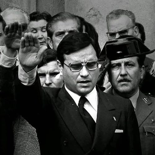 Martín Villa ministroa “persona non grata” izendatu du irunek